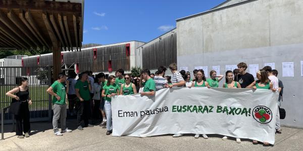 Etxepareko%20ikasleak%20(Arg:%20Euskal%20Irratiak)