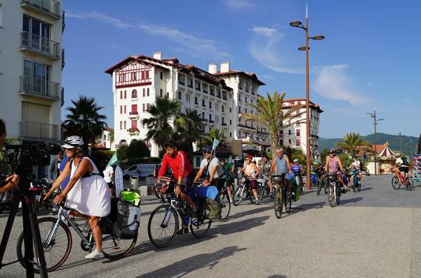 COP31%20Bike%20Ride%20Hendaiatik%20abiatzen