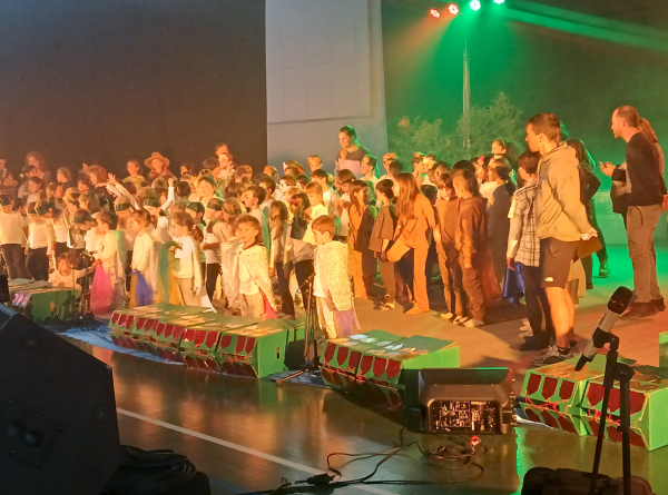 Apirila%20kulturala%20herriko%20ostatuetan%20eta...%20-%20Lehengo%20autoak%20-%20Ganer%20huste-merkatu%20-%20Erakusketa