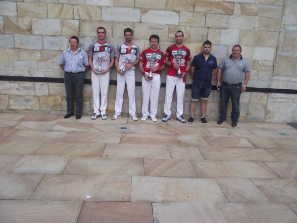 Asteazkeneko%20esku%20pilotako%20A%20nala_%20Endara%20eta%20Arbeletche_%20eta%20irabazleak_%20gorriz_%20Bonetbeltx%20eta%20Elissalde