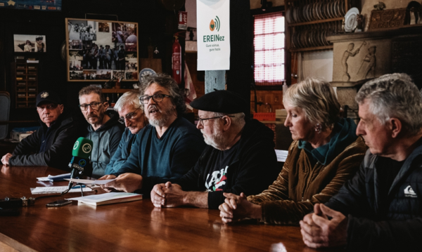 Xaian%20Ereinez%20elkartea%20aurkeztuz%20(Arg:%20Guillaume%20Faveau)
