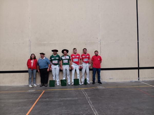 Esku%20pilota%20finala%20ezkerretik%20Iribarren_%20Louis%20Lamarque%20irabazdunak_%20bertzeak%20eta%20Leizagoyen