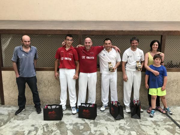 Gure%20Doian%20bigarren%20maileko%20pilotariak_%20antolatzaileekin