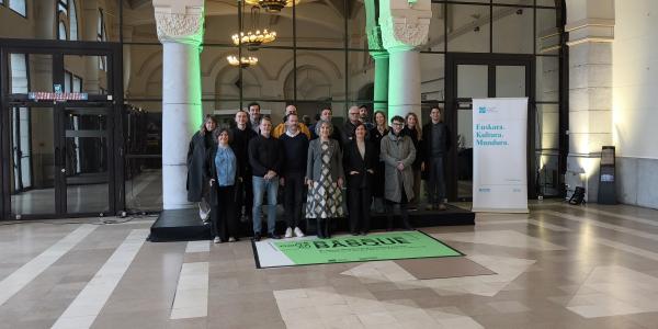 Ca%20colle%20au%20basque%20egitasmoaren%20aurkezpena%20(Arg:%20Euskal%20Irratiak)